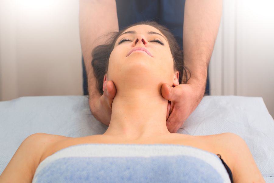 Masaje craneo sacral para enfermos de Parkinson Masaje craneo sacral para enfermos de Parkinson